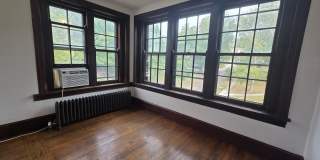 2 Bedroom, 1 Bathroom in Historical Woodland Avenue building! Gallery 4
