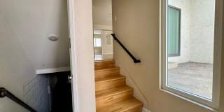 2 Bedroom/2.5 Bathroom Townhouse Fashion Park Villas Across Shops at Santa Anita Gallery 4