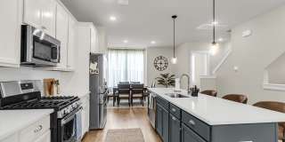 Beautiful 4-Bedroom, 3.5-Bathroom Townhome with Modern Amenities and Ideal Layout in Hanahan! Beautiful 4-Bedroom, 3.5-Bathroom Townhome with Modern Amenities and Ideal Layout in Hanahan! Gallery 5