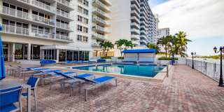 5750 Collins Ave Gallery 24