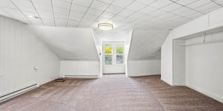 Gorgeous 3 Bedroom in Troy Hill available June 1! Gallery 15
