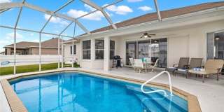 1049 NW 38th Place Gallery 1