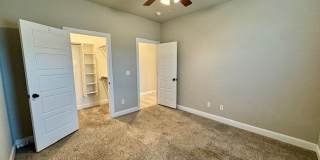 386 E Hayes Street Gallery 11