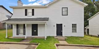 Just renovated 2 bed 1.5 bath townhome Gallery 1