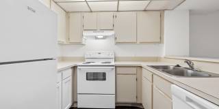 Tennis Towers Apartments Gallery 25