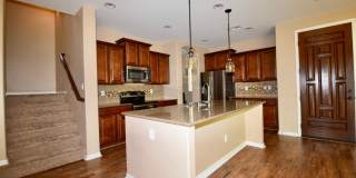 Beautiful 3 bedroom with a loft in Cooley Station! Gallery 7