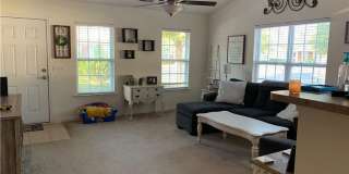 Cute, Convenient Townhome! Gallery 4