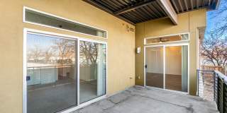 Fantastic Condo With Central AC And 1 Reserved Garage Parking Space! Gallery 11