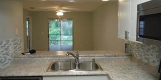 2/2 Condo Screen Porch, Pool Complex Gallery 9