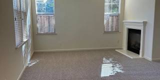 3BR/2.5BA Oak Commons Home w/ Backyard & Community Pool & Park Gallery 8