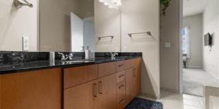 Charming 2BR Condo in Atlanta Gallery 9