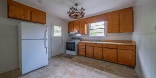 3-bedroom, 1-bath home with a fenced-in yard, located on Guerrant Street in Greensboro 3-bedroom, 1-bath home with a fenced-in yard, located on Guerrant Street in Greensboro Gallery 9