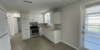 2 Bed/1 Bath Single-family Home-- AVAILABLE NOW! Gallery 4