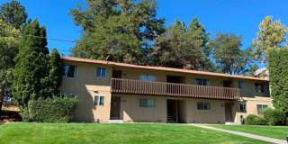 Upstairs 2 bedroom in a 4-Plex Gallery 1