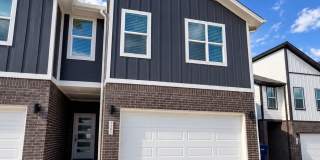 Spacious 3-Bedroom Duplex with Modern Comforts in Edmond Spacious 3-Bedroom Duplex with Modern Comforts in Edmond Gallery 1