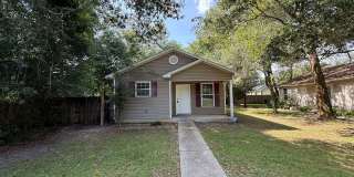 3 Bedroom 1 Bath Cottage Home in Pensacola! Gallery 1