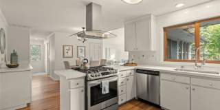 Spacious rambler-style 4 bed 2 bath house in Edmonds Spacious rambler-style 4 bed 2 bath house in Edmonds Gallery 14
