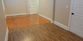 2306 Marion Street Gallery 18
