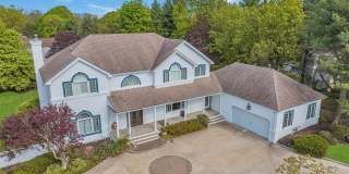 22 Meadow Lane Gallery 1