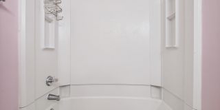 Woodcroft End of Unit Townhouse with Large Bedrooms Gallery 16