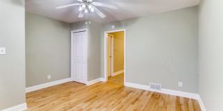 1020 W LOMBARD Street Gallery 3