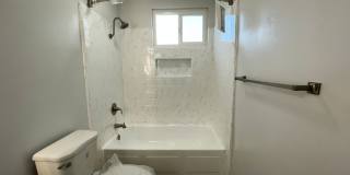 15925 Victory Blvd. Gallery 14