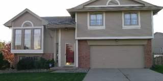 3 Bedroom Multi-Level! Gallery 1