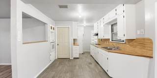 1401 E 18th St Gallery 4