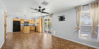 3 bed/2 bath Mesa home with a pool Gallery 10