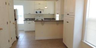 Beautiful Town Home in Tucker Creek Gallery 8