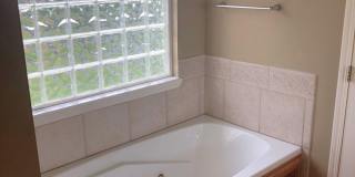 4 Bed, 3 Bath with Fenced Backyard!! Gallery 12