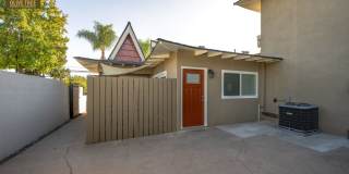 Stylish Ground-Level 2bed/1bath Apartment in Monrovia Gallery 1