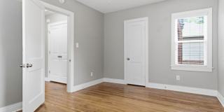 2606 East 7th Street Gallery 19