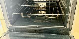 1240 NE 12th Ave Gallery 7