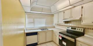 920 NE 199th St Gallery 22