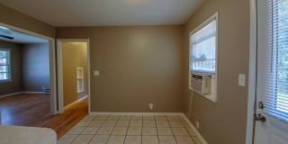 2 bedroom 1 bath bungalow in Shawnee. Gallery 11