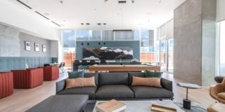 Luxurious Downtown 1x1 Gallery 13