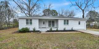 Charming 3-Bedroom 1.5 Bathroom Home in Decatur, AL – Move-In Ready! Gallery 1
