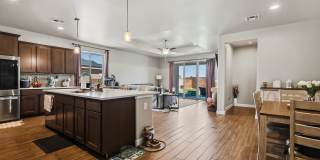 Beautiful 4 bedroom home with Solar Panels Gallery 7