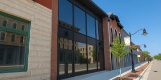 Large Downtown Condo Gallery 1