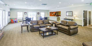 Williamsburg on The Lake Apartments of Valparaiso Gallery 17