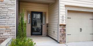 Modern Elegance in Brightleaf: 3-Bedroom Townhouse with Amenities Galore Gallery 8