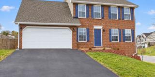 Spacious 4-Bedroom Home with 2-Car Garage, Fenced Backyard & Full Basement in Christiansburg! Gallery 1