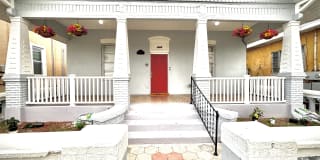 2906 West Chestnut Street Gallery 1