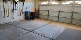 GREAT FURNISHED HOME WITH SIDE PARKING! Gallery 28