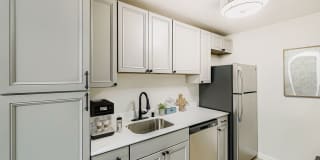 Beautifully Renovated 1 & 2 Bedroom Apartments in Lynnwood! Gallery 44