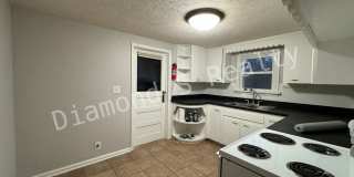Gorgeous 2 Bedroom Home Available Early July - Great Location! Gallery 8