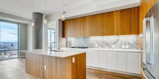 Spectacular Lakehouse Unit Gallery 1