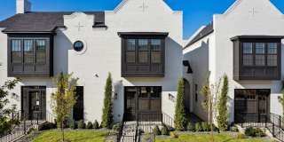 Townhome 2 bed 2.5 bath "The White Workroom" in The Heart of Selah Gallery 1