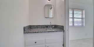 5115 E 17th St Gallery 11